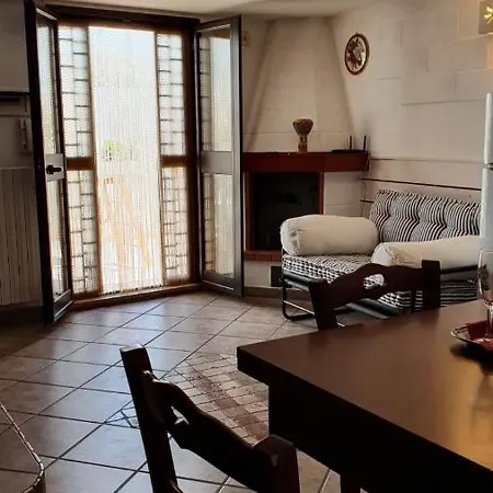 Familia Bed & Breakfast *